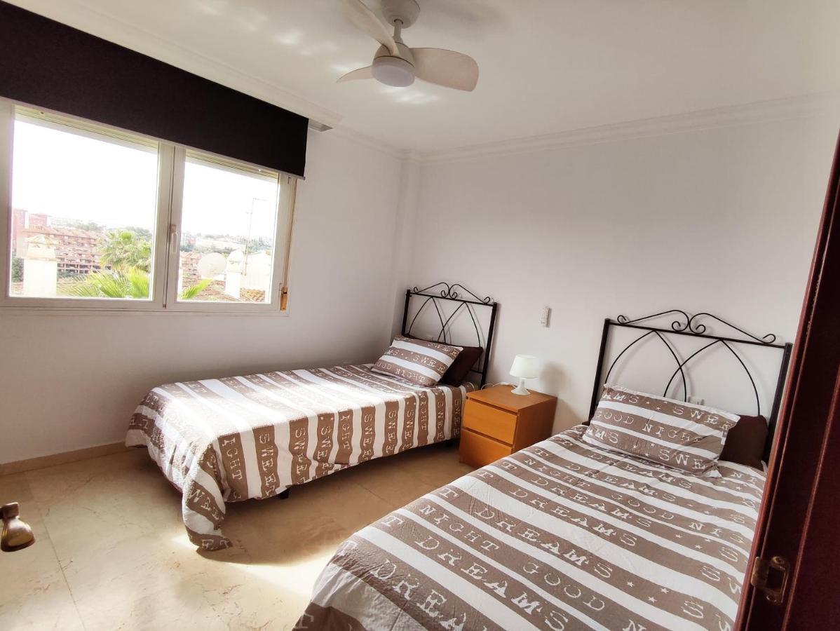 2Bdr Sunny Apartment With Pool And Private Parking In Benalmádena Εξωτερικό φωτογραφία