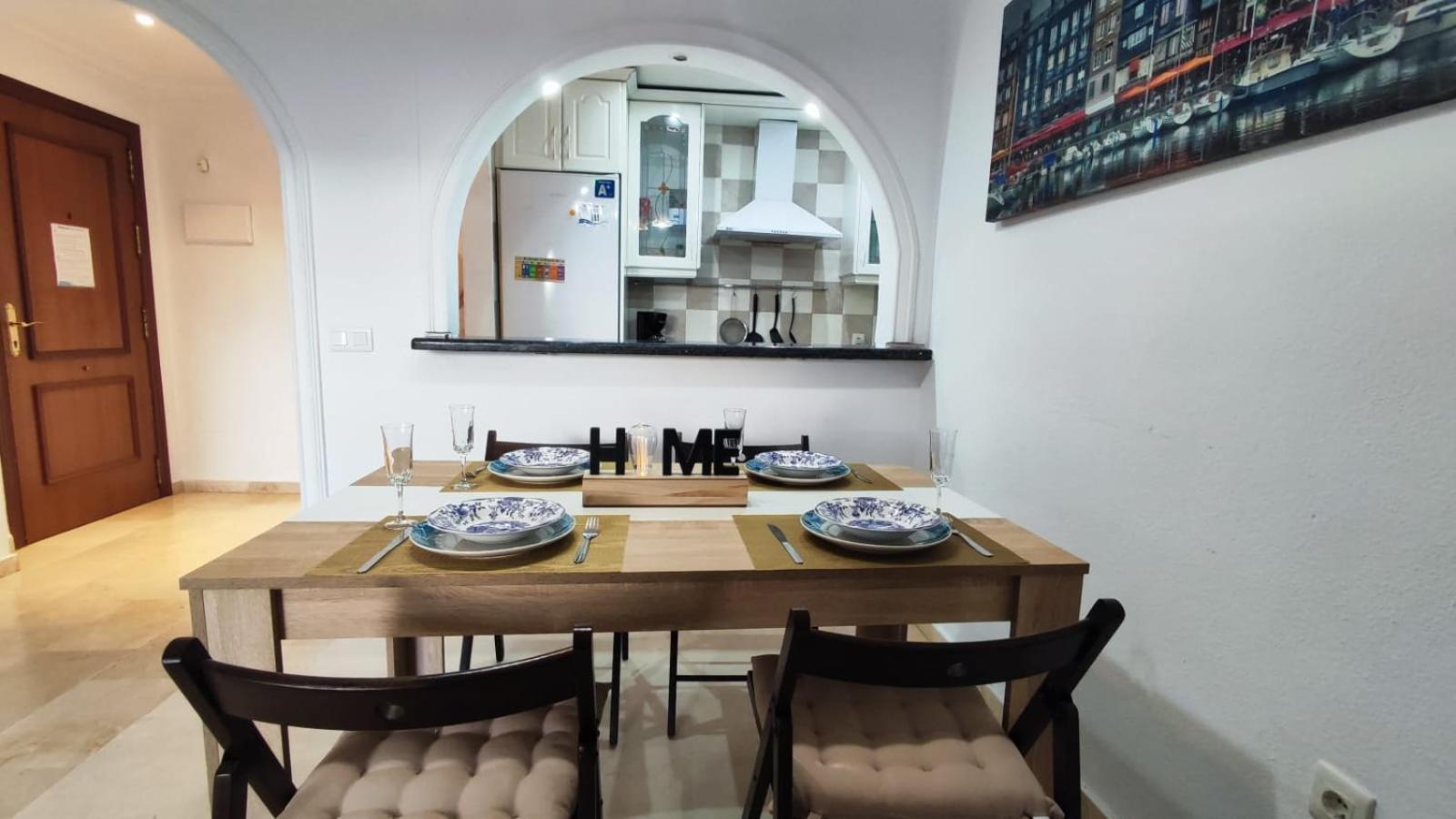2Bdr Sunny Apartment With Pool And Private Parking In Benalmádena Εξωτερικό φωτογραφία